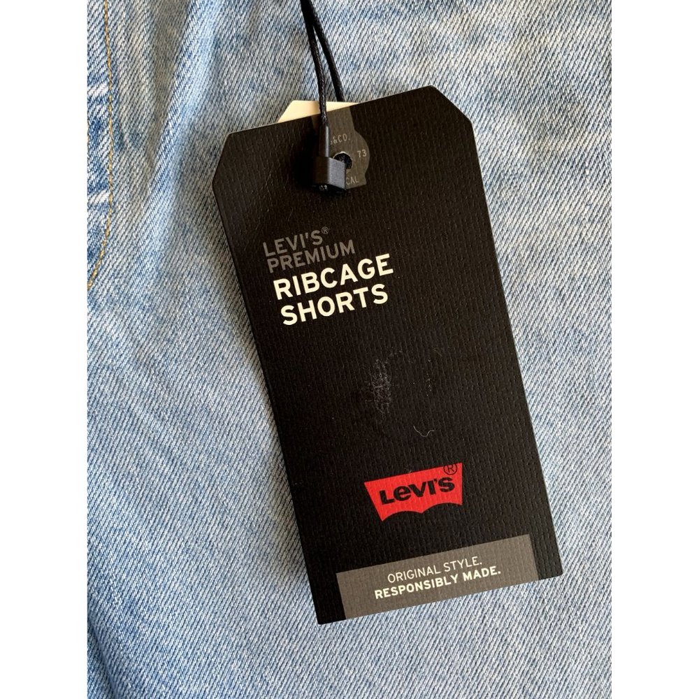 Levi's Premium "Ribcage Shorts" Light Wash NEW WITH TAG - Picture 2 of 7